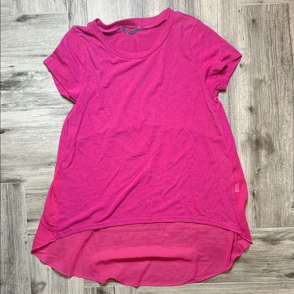 Chic Magenta Short Sleeve Women's Tee